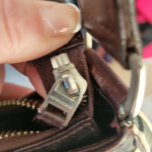 Burberry Bag - Picture 5 of 10